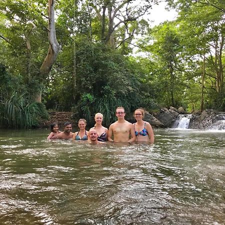 Dinesh Safari Homestay Udawalawe Bagian luar foto