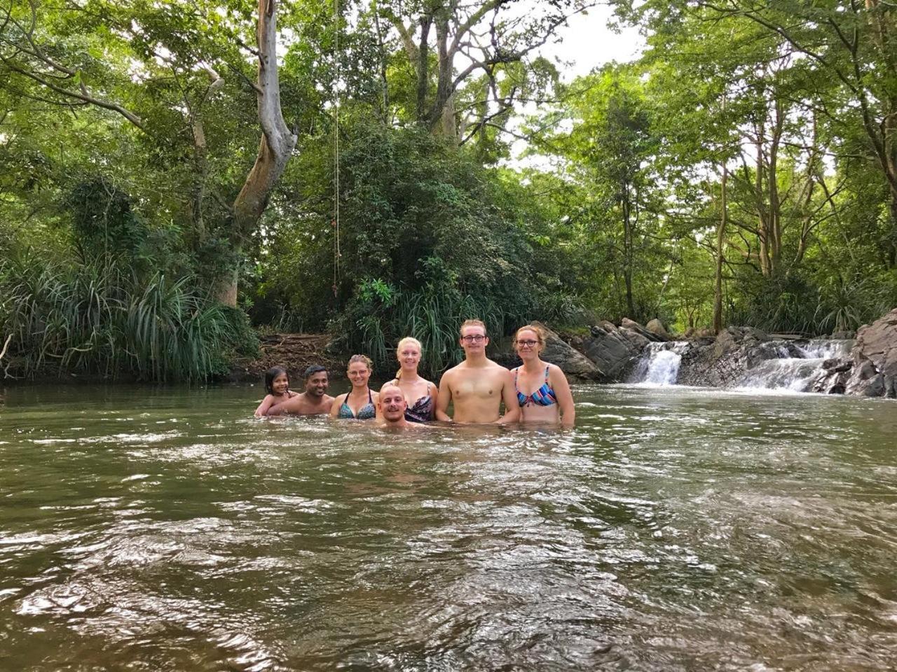 Dinesh Safari Homestay Udawalawe Bagian luar foto